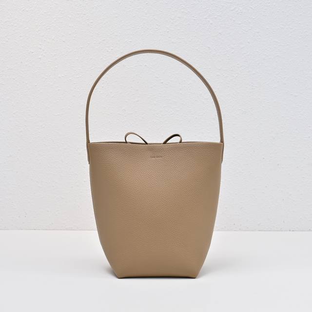 Upgraded Steel-Stamped Logo In Small Lychee Milk Tea Color, Tr Bucket Bag. The L