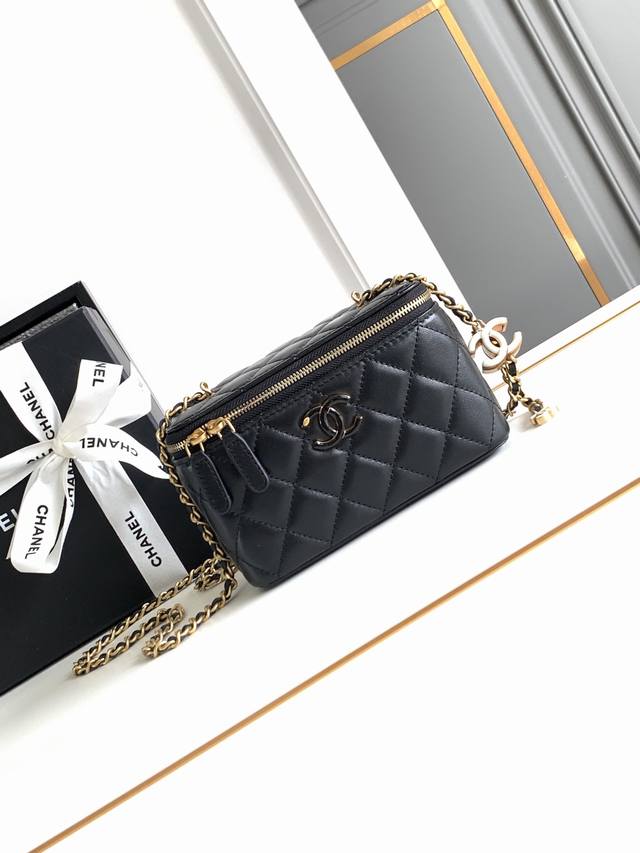 Chanel Enamel Buckle Box Bag A High-End Artisanal Workshop Series Adjustable Buc