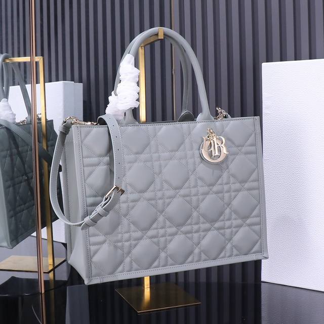 Authentic Grade Gray Tote With Shoulder Strap This Dior Handbag Is The Brand's L