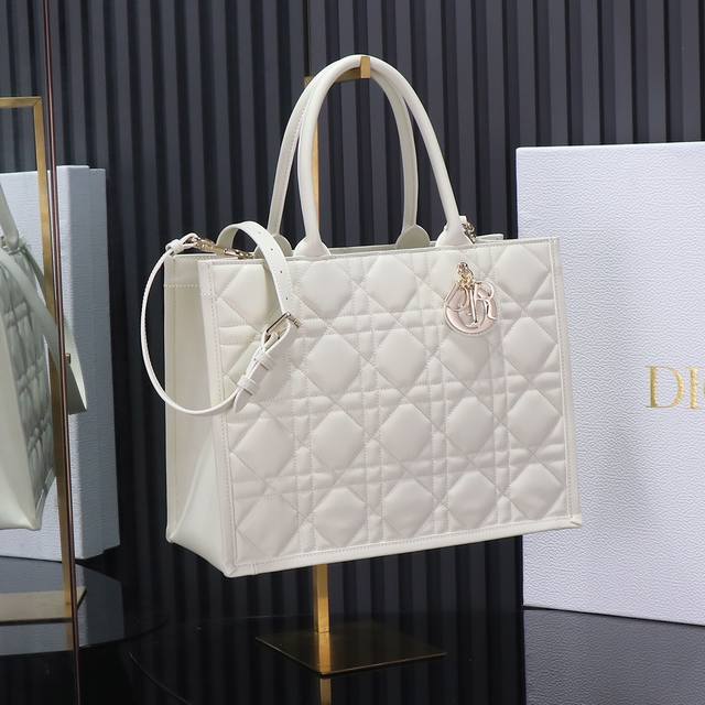 Authentic Grade White Dior New Tote Shoulder Strap This Dior Handbag Is The Bran