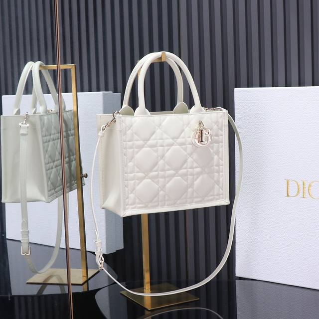 Original Quality White Dior New Tote Shoulder Strap This Dior Handbag Is The Bra