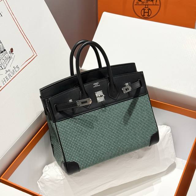 Handcrafted Honey Amber Line 2990 - French Vintage Color: Black Silver, Waffle F