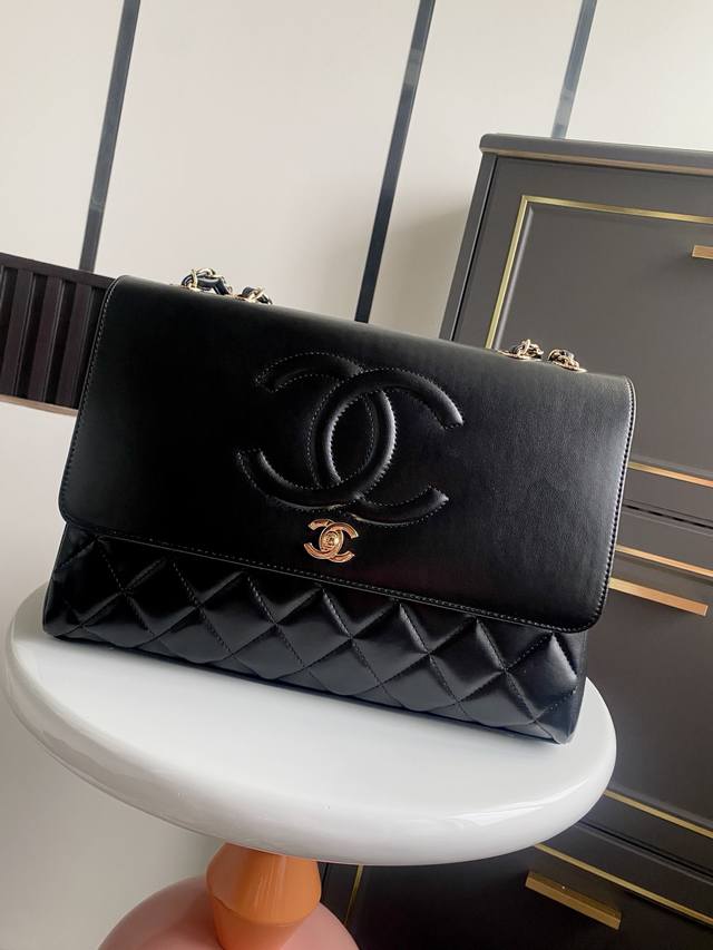 Premium-Grade. Victoria Beckham's Same Style, Lambskin, In Stock. The Classic Fl
