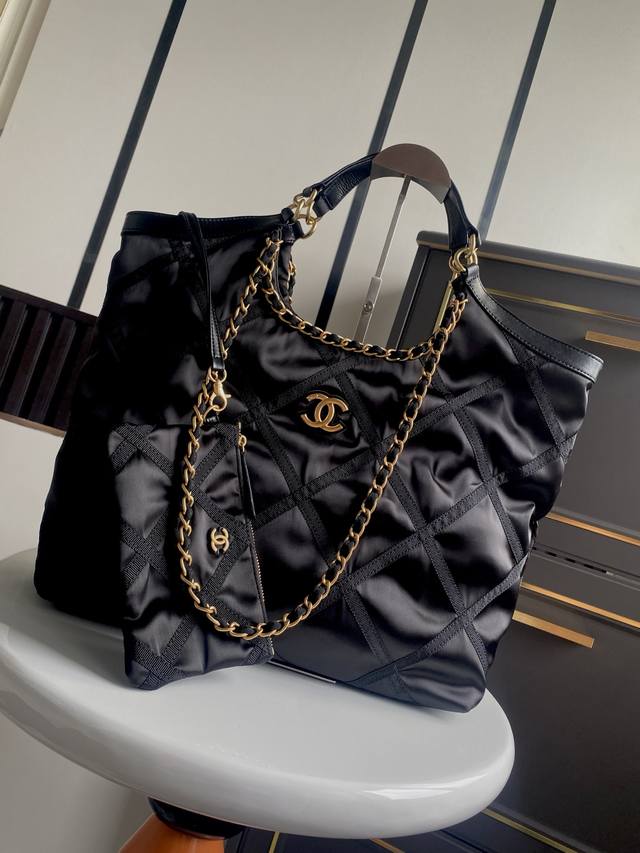 Premium Grade. In Stock! 22P Spring/Summer New Arrival Nylon Chain Shopping Bag.