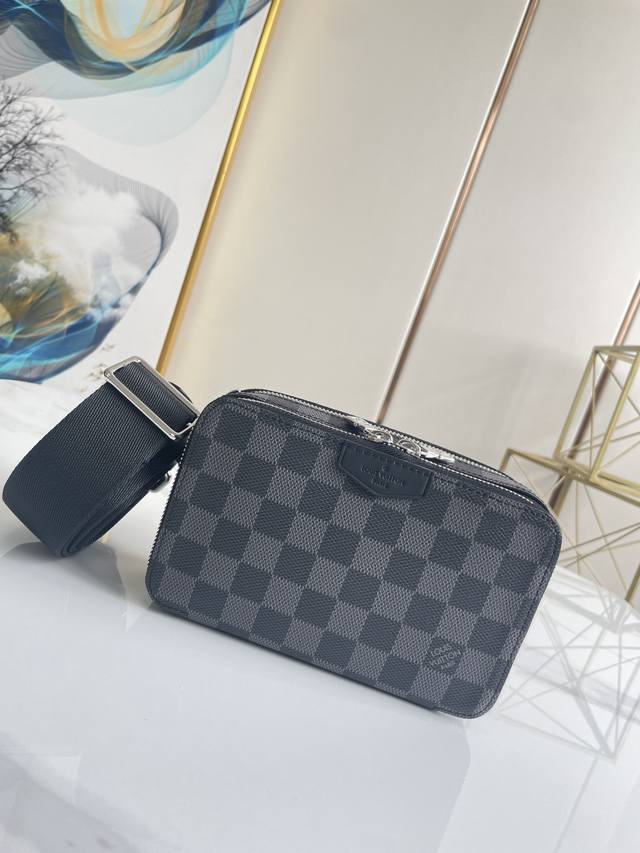 Top-Grade Original N60418 Dimensions: 18.5 11 6.5 Cm Alpha Wearable Black Grid C