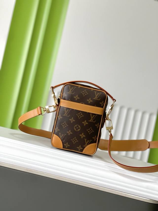 Top-Grade Original M14013 Size: 21 16 6 Cm Danube Vintage Messenger Bag