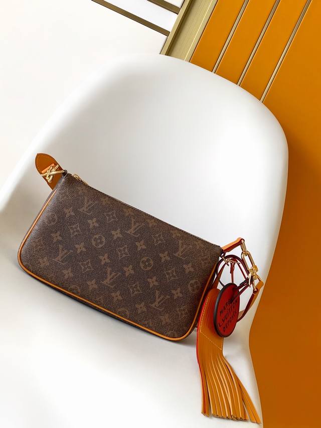 Variable Code Chip Duty-Free Edition M11623 This Pochette Accessoire Xl Handbag