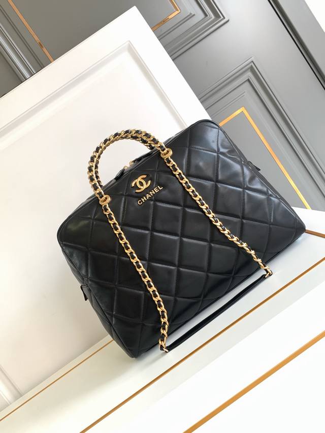 Major News Chanel's New Hand-Welded Bag Is Now Available! Very Creative!