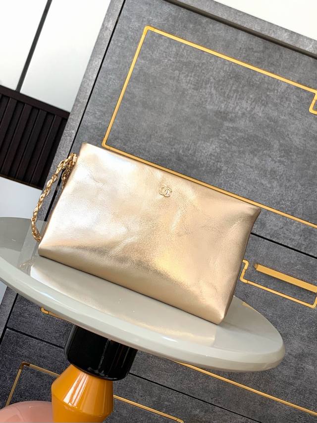 Golden Binchong Ohanel 24K Diamond Bracelet Handbag, Who Wouldn't Be Tempted? Th