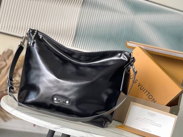Top-Grain Leather, Premium Original M13986 This Vagabond Hobo Handbag Is Crafted