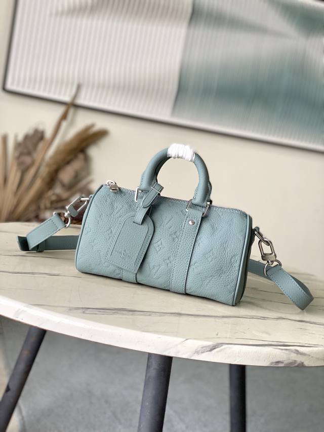 Top-Grain Leather, Premium Original Leather, M13866 This Keepall Bandouliere 25