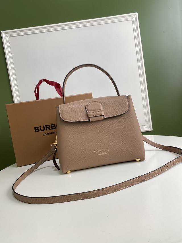 B's Elegant Tote Bag Is Crafted From Soft, Durable Full-Grain Cowhide Leather, P