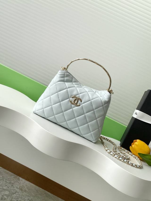 25S Handle Lunch Box Bag The Handle And Logo Design Feature Coco Crush. Even Mor
