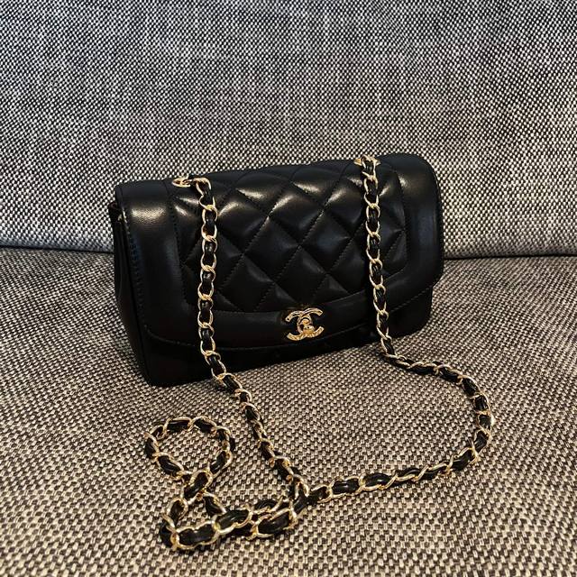 Chanel Vintage Diana Bag Dimensions: 22.5 X 14 X 7 Cm
