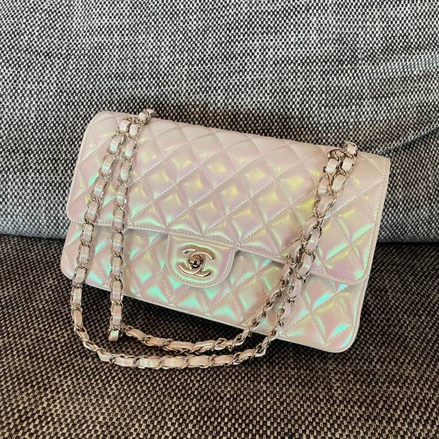Authentic Chanel Vintage Cf Pearl White Dimensions: 25.5 X 15.5 X 6.5 Cm