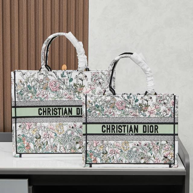 Original Edition] Embroidered Large Di0R Book Tote. Most People Think Of Practic