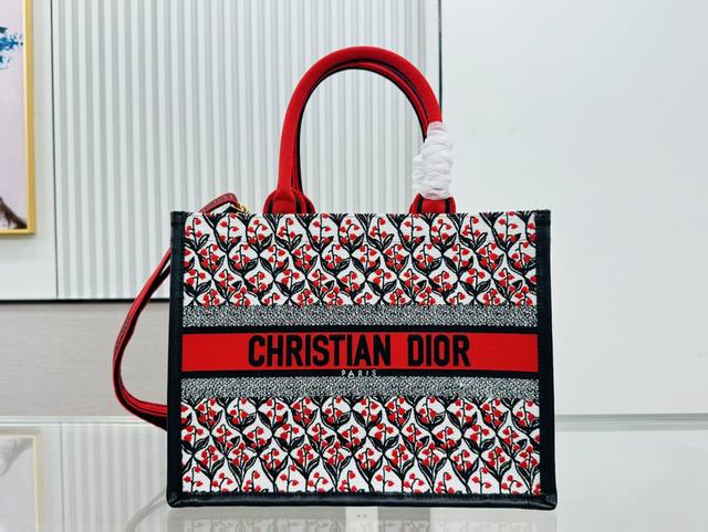 Genuine Leather 24 Early Spring New Arrival. You Have To Admit, D&D Really Knows