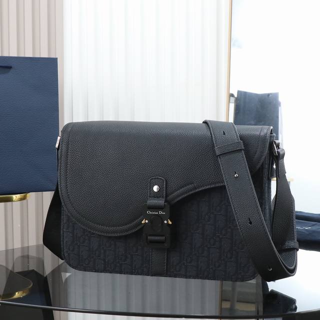 Market's Highest Version, Welcome To Compare Saddle Messenger Bag Black Oblique-