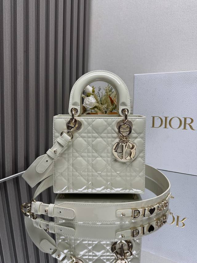 Premium Grade, High Version Lady Dio.R My Abc Cream White Lacquered Leather Four