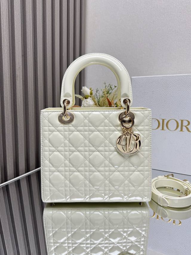 Premium Grade, High Version Lady Dio.R My Abc Cream-White Lacquered Leather Five