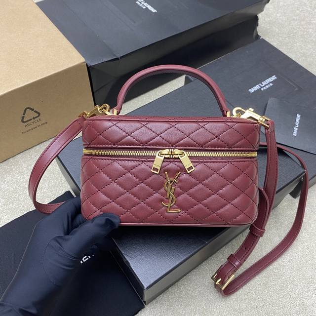 Genuine Leather, With Picture Packaging. The Latest Trendy Sheepskin Leather Sho