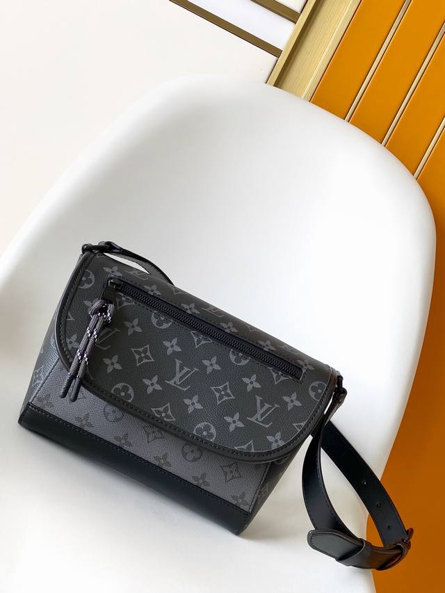 Premium Original M12681 Black Flower Silver Flower Men's Messenger Bag Series Th