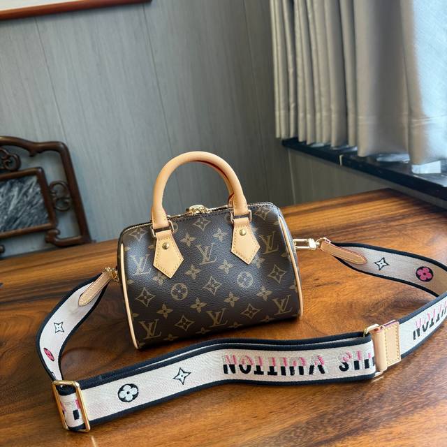 Factory Price. Highest Version, Genuine Leather, Top-Tier Original Single Piece,