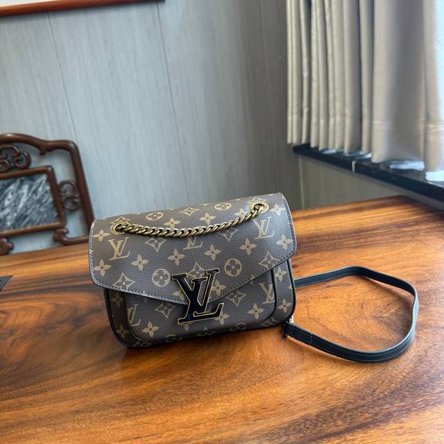 Price. Highest Version, Genuine Leather, Top-Tier Original Single Piece, Complet