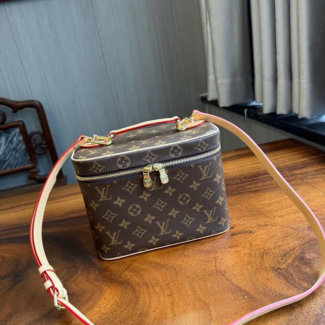 Factory Price. Highest Version, Genuine Leather, Top-Tier Original Single Piece,