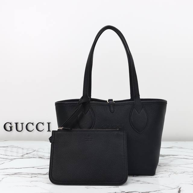 Counter Quality, Genuine Leather, Style Number 839124, Size: 21-50 Cm Wide X 18.