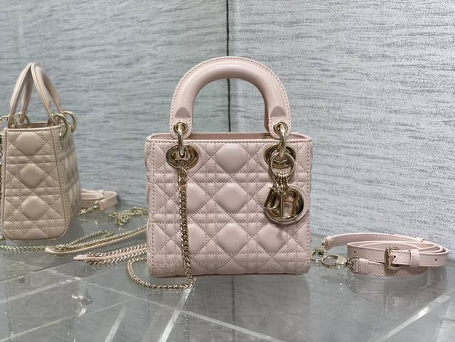 Comes With The Full Original Packaging, Original Factory Quality, Three-Compartm
