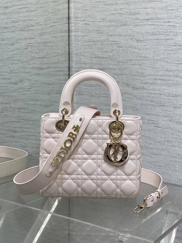Comes With The Full Original Packaging And Original Factory Quality. The Lady Di