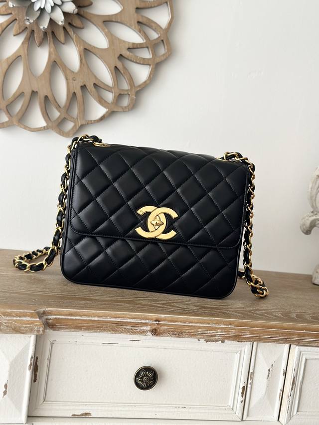 Victoria Beckham's Signature Style, Sheepskin, Black, In Stock. Chanevintage's L