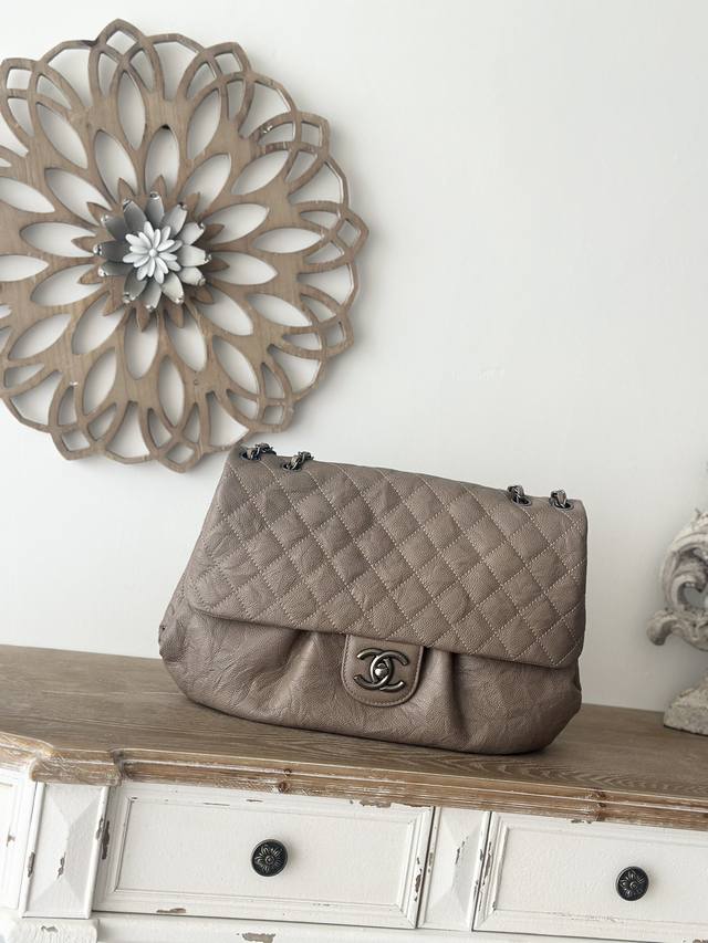 Original Design, Top-Tier Quality, Apricot Color, Ball Pattern, In Stock. Chanel