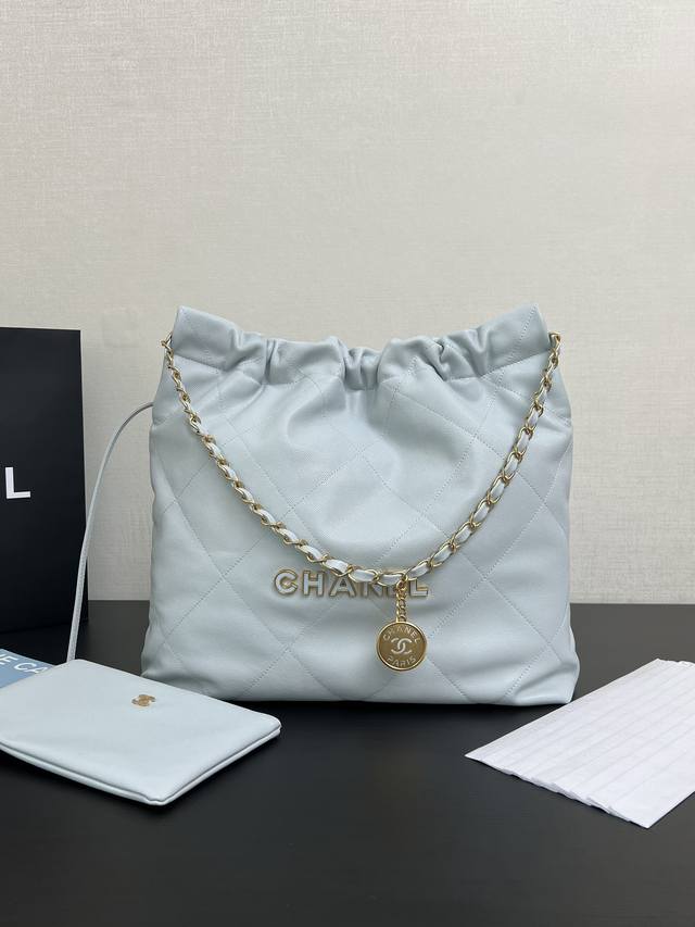 Original Leather Medium Size In Stock. Super Popular. Handbag. This Year's Trend