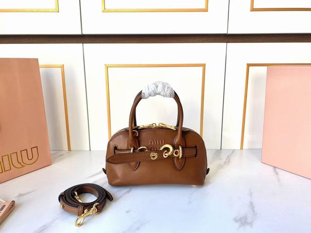 Miu Miu New Arrival Bestseller Mini Shell Bag, Made From Top-Quality Vintage-Ins