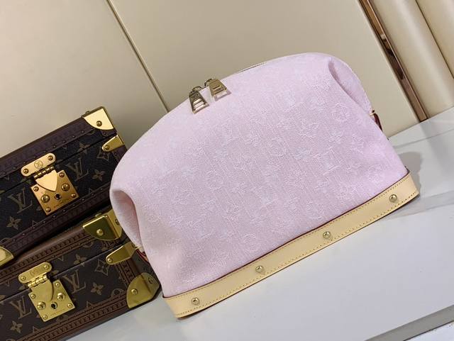 Top-Tier Authentic Replica Exclusive Real-Shot Large Makeup Bag M13750 Denim Pin
