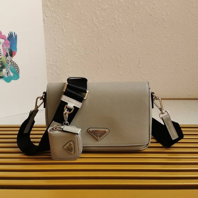 Top-Quality Original New Arrival, Latest Men's Full-Leather Messenger Bag 2Vd059