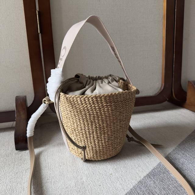 Chloe's New Wicker Bag, The Small Woody Basket, Is Now Available! The Small Wood