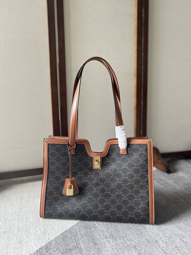 New Arrival In Stock Ce New Cabas 16 Series Tote ~ The Large Tote Features A Sim