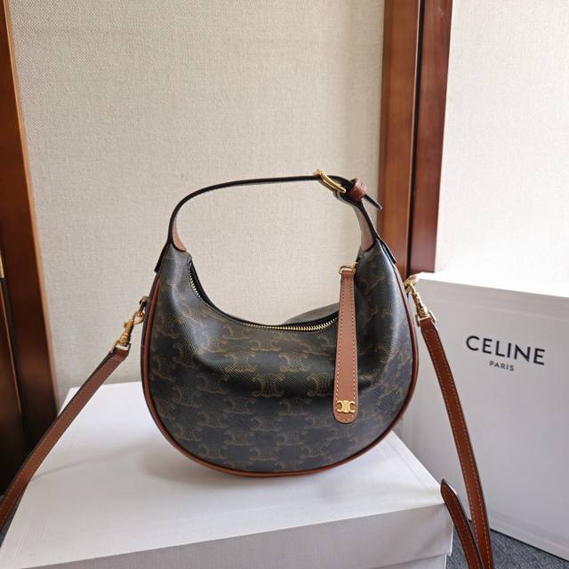 New Arrival Ce New Lulu Bag This New Lulu Bag From Ce Is Truly Stunning The Cres