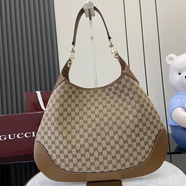 Comes With A Full Set Of Original Green Gift Bags. The New Gucci Body Double Loc