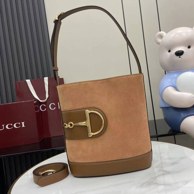 Comes With Full Original Store Packaging. New Arrival. In The 2025 Spring/Summer
