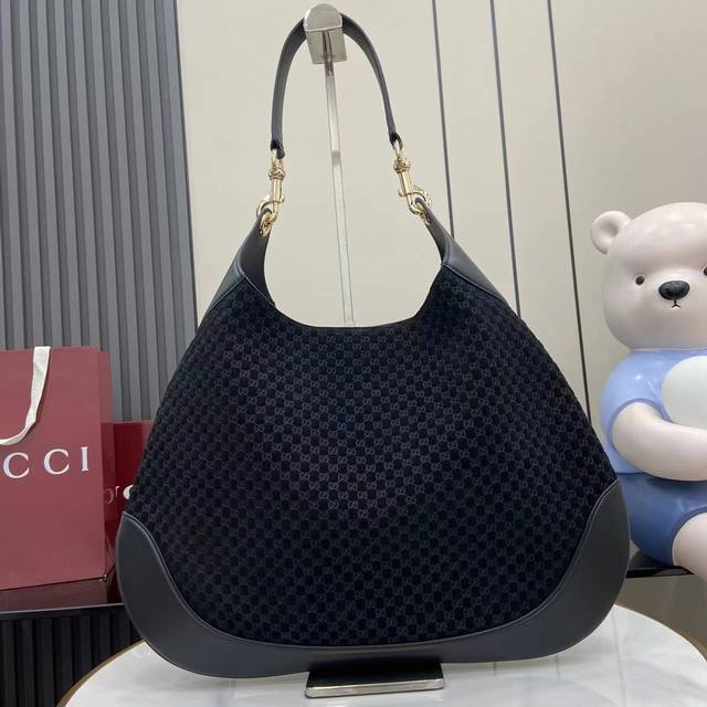 Comes With A Full Set Of Original Store Gift Bags. New Gucci Body Double Lock Me
