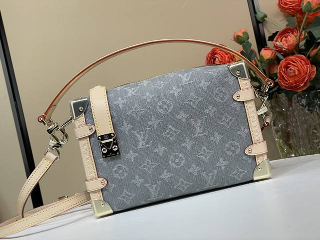 Top-Grade Original Replica Exclusive Real-Shot Side Trunk Medium-Sized Handbag M