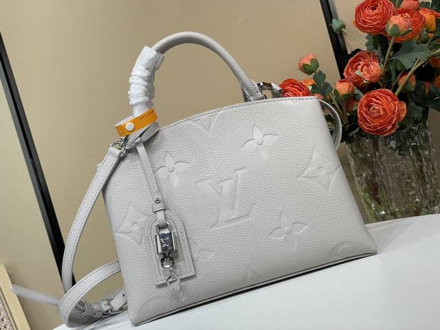 Top-Tier Authentic Replica Exclusive Real-Shot Carryall Small Handbag M13803 New