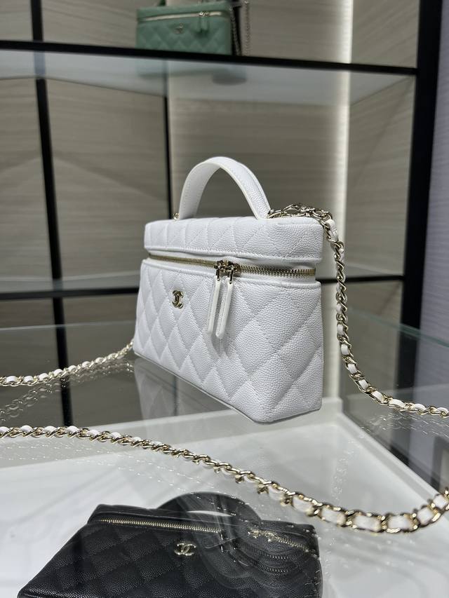 Chanel 25C New Model Lp Chain Handle Makeup Bag, Leather, Single-Shoulder Crossb