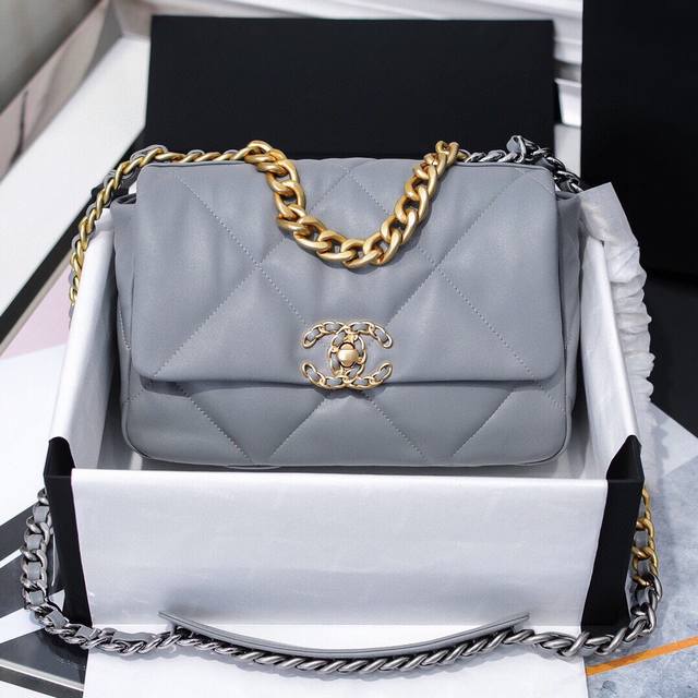 19Bag Small Size 1160 Gray This Bag Is The Perfect Blend Of All The Classic Elem