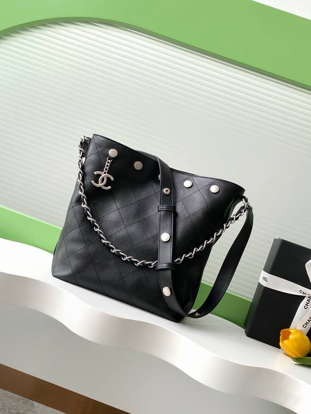 25P Studded Bucket Bag Is Extremely Popular. The Bucket Design Is Super Elegant