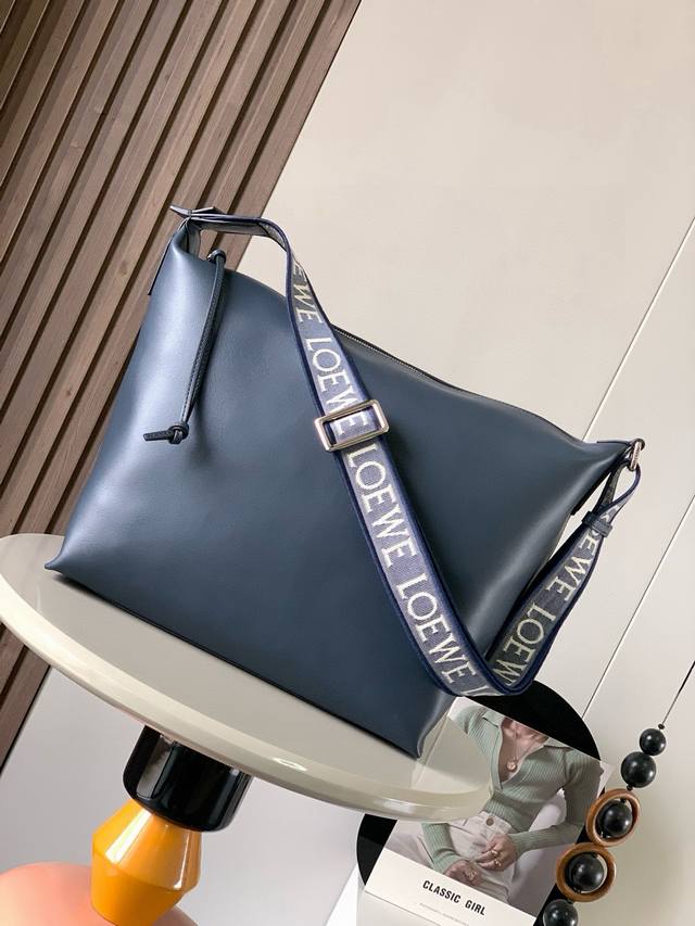Cubi Crossbody Bag Makes A Stunning Debut The New Cubi Is A Delightful Surprise,